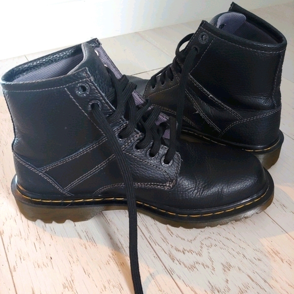 Dr Martens Roseland 7 eyelet leather boots - Picture 2 of 9